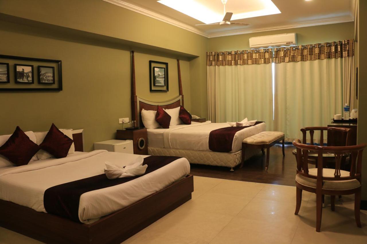Jalsa Hotel & Banquets,インドール エクステリア 写真