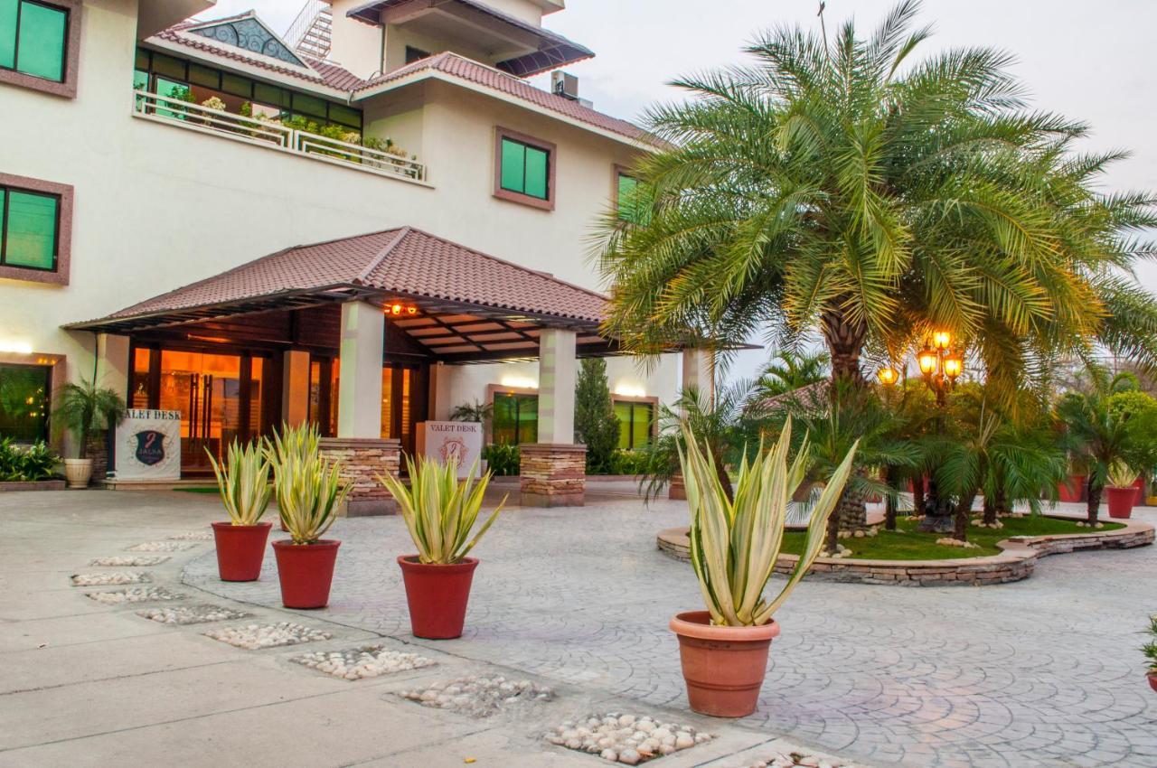 Jalsa Hotel & Banquets,インドール エクステリア 写真