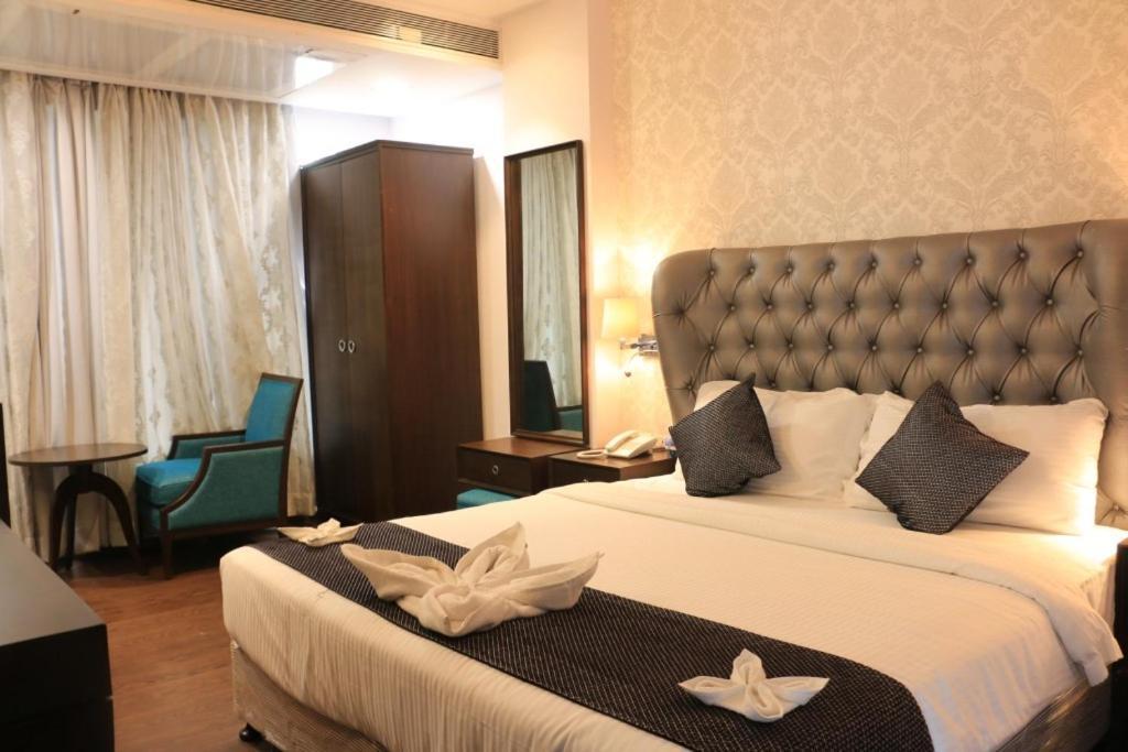 Jalsa Hotel & Banquets,インドール エクステリア 写真