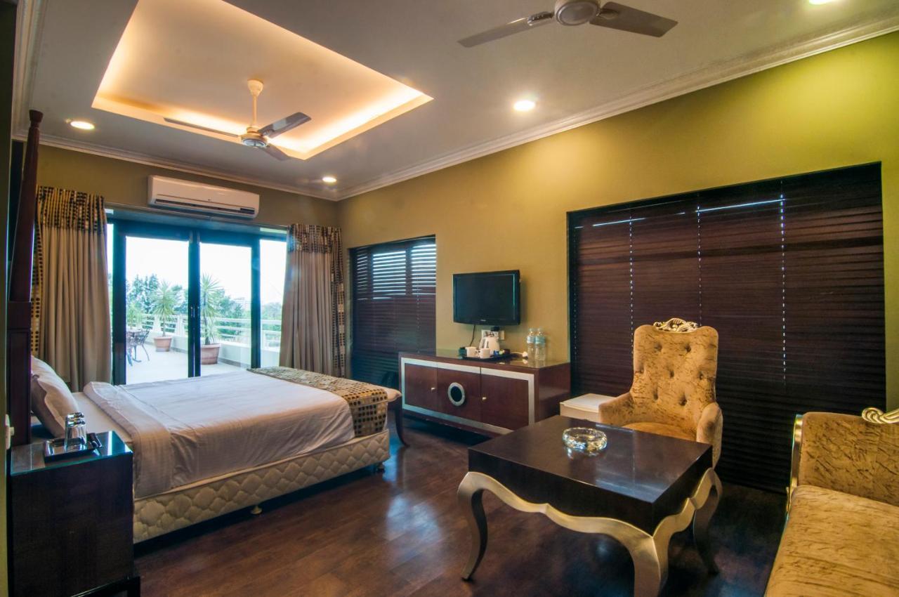 Jalsa Hotel & Banquets,インドール エクステリア 写真