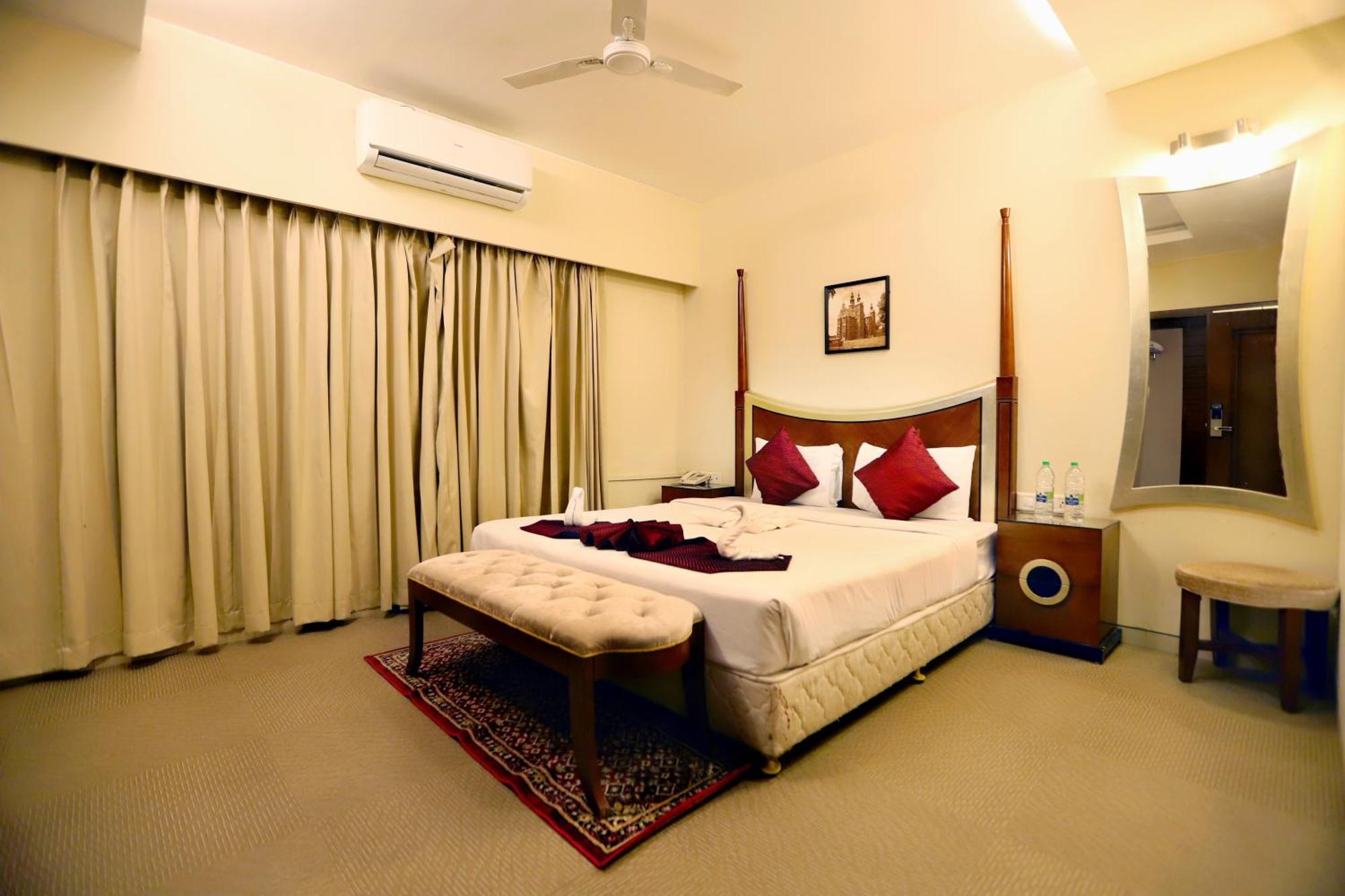 Jalsa Hotel & Banquets,インドール エクステリア 写真
