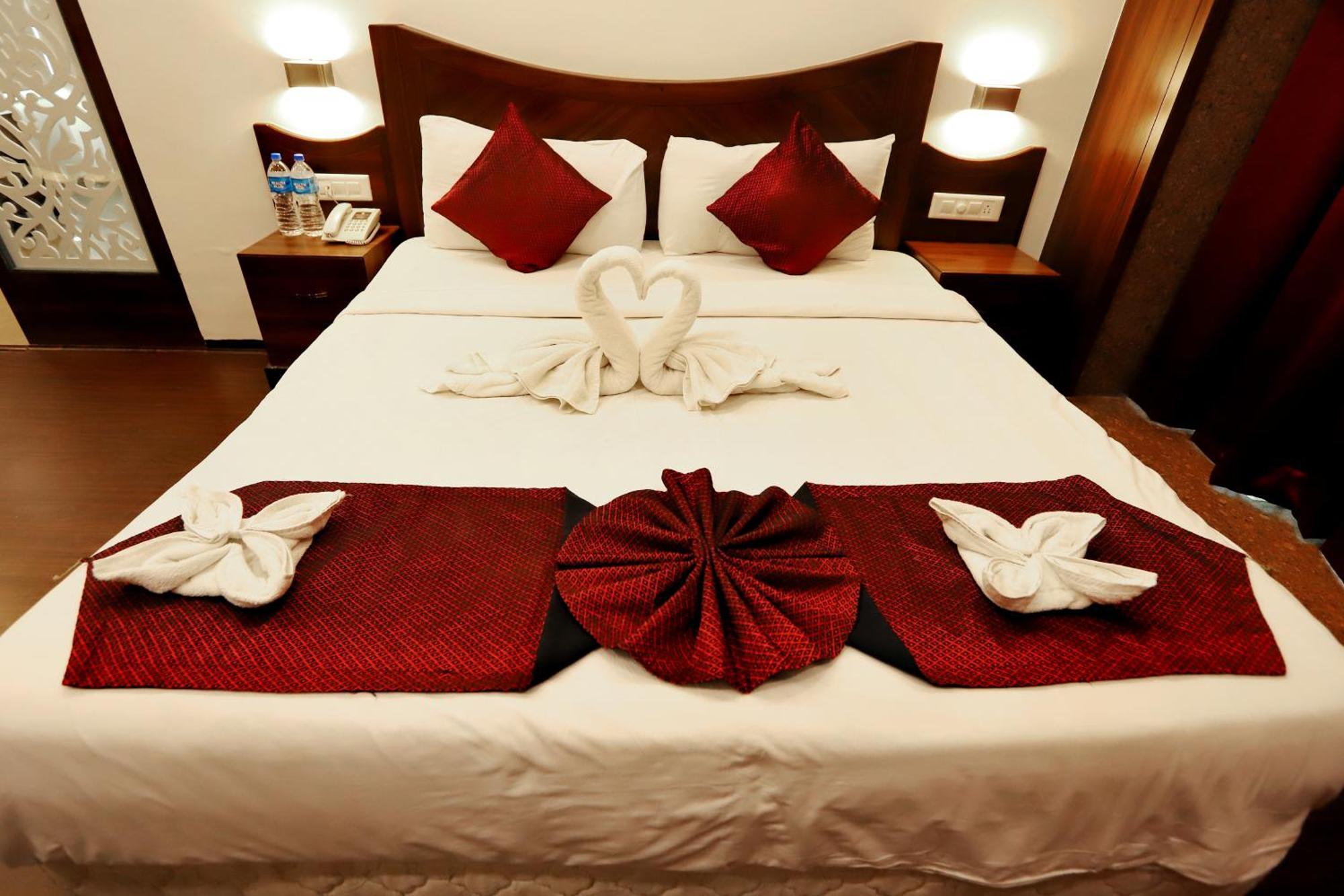 Jalsa Hotel & Banquets,インドール エクステリア 写真