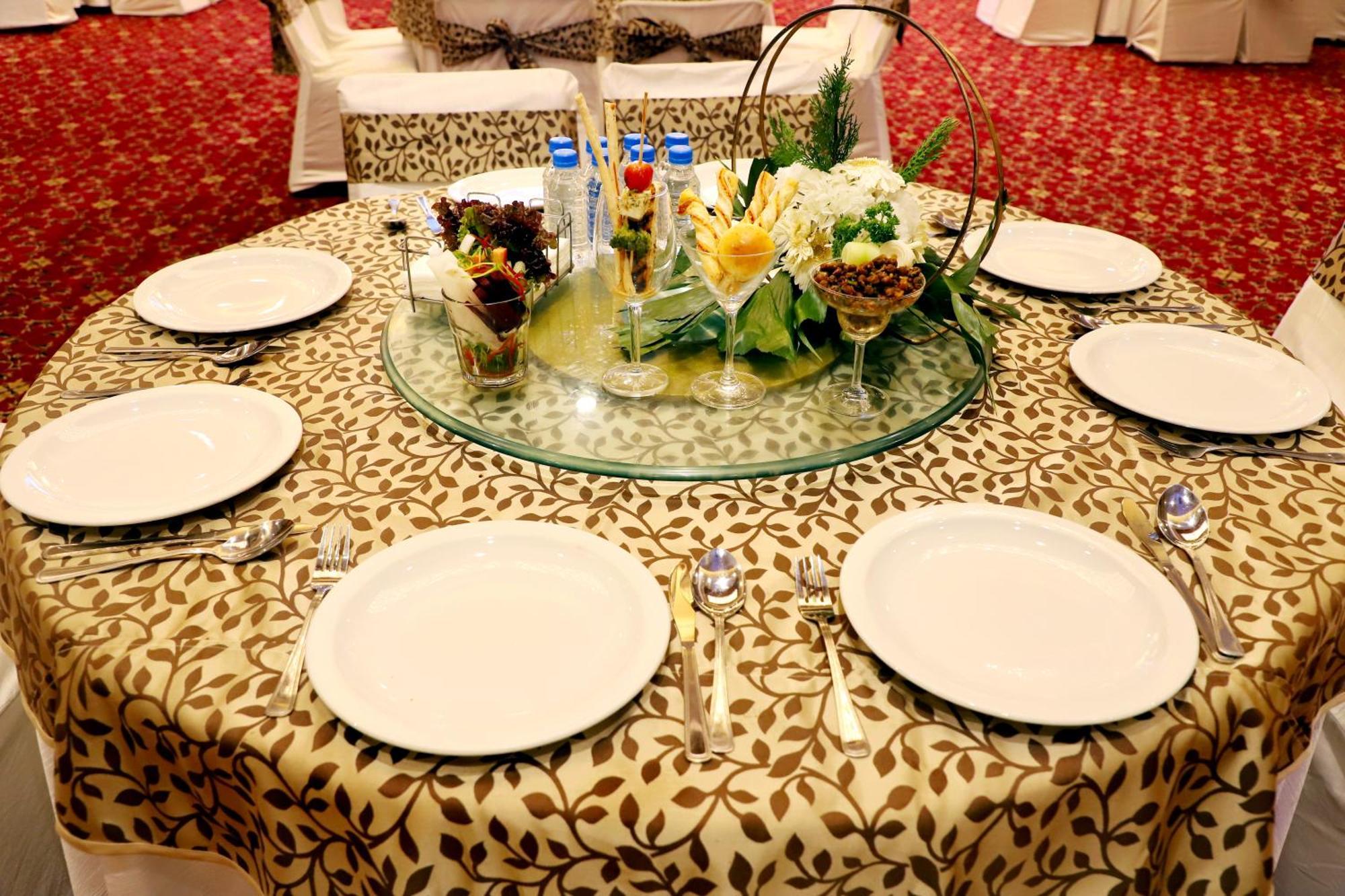Jalsa Hotel & Banquets,インドール エクステリア 写真