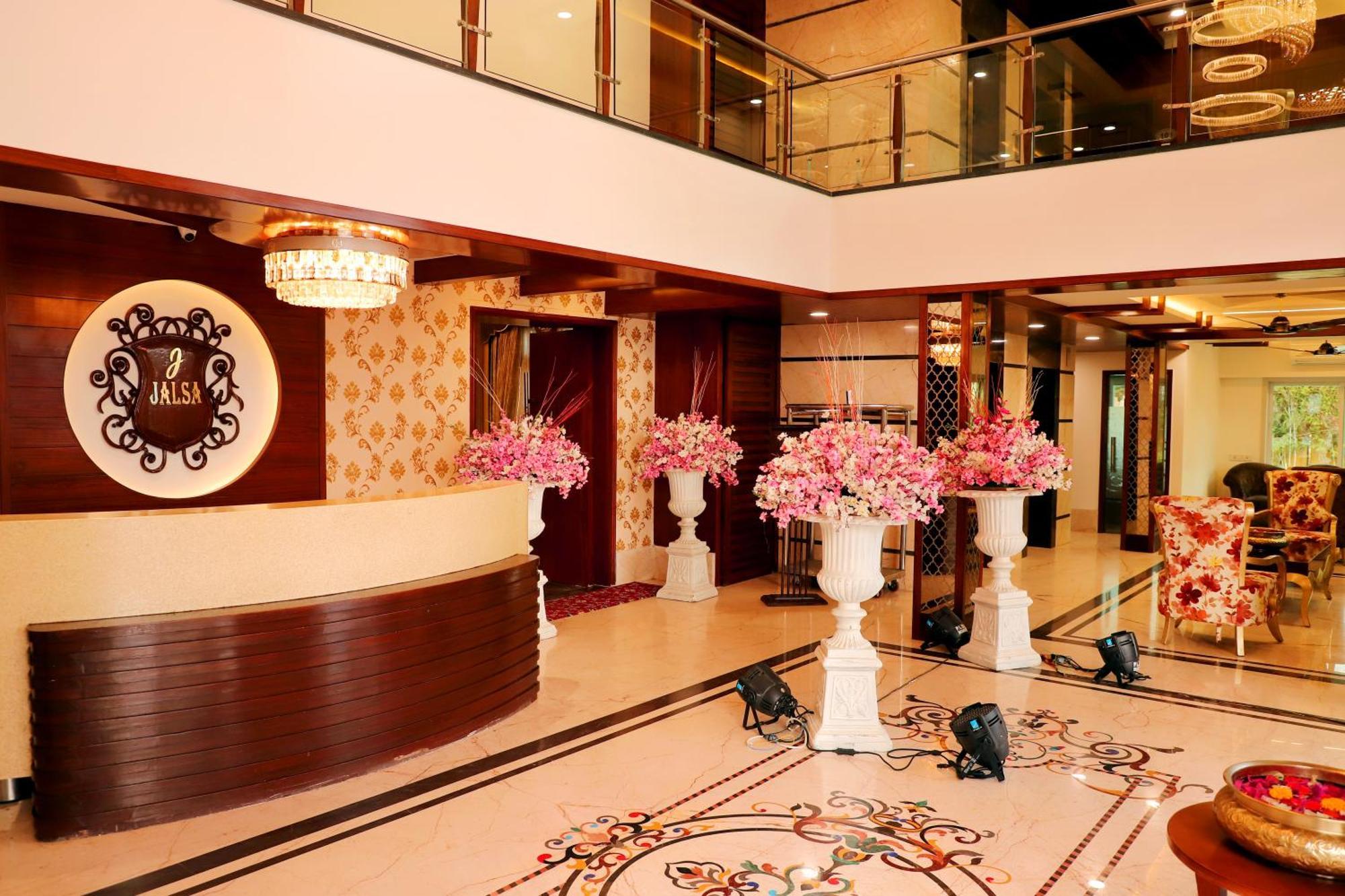 Jalsa Hotel & Banquets,インドール エクステリア 写真