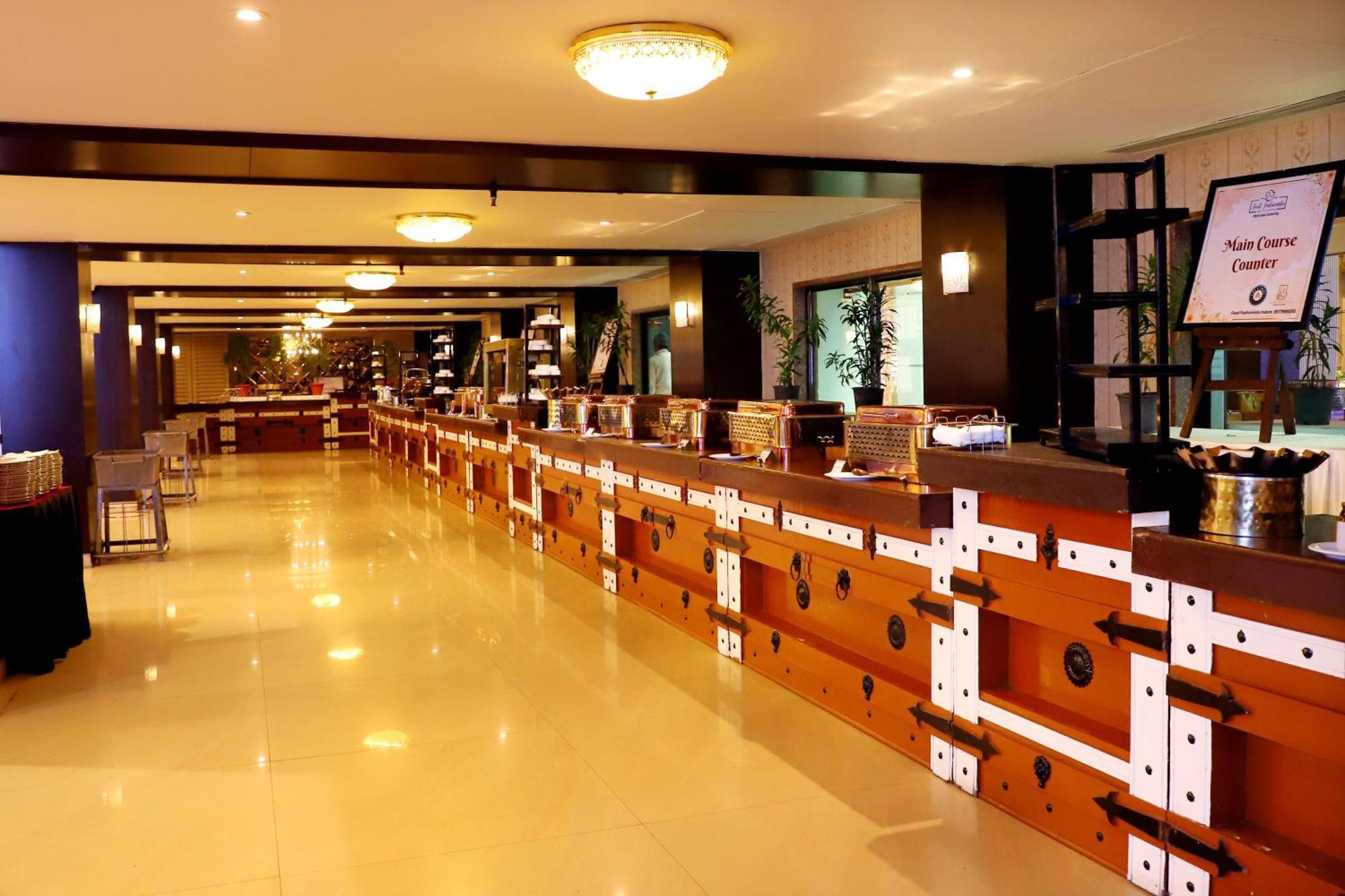 Jalsa Hotel & Banquets,インドール エクステリア 写真