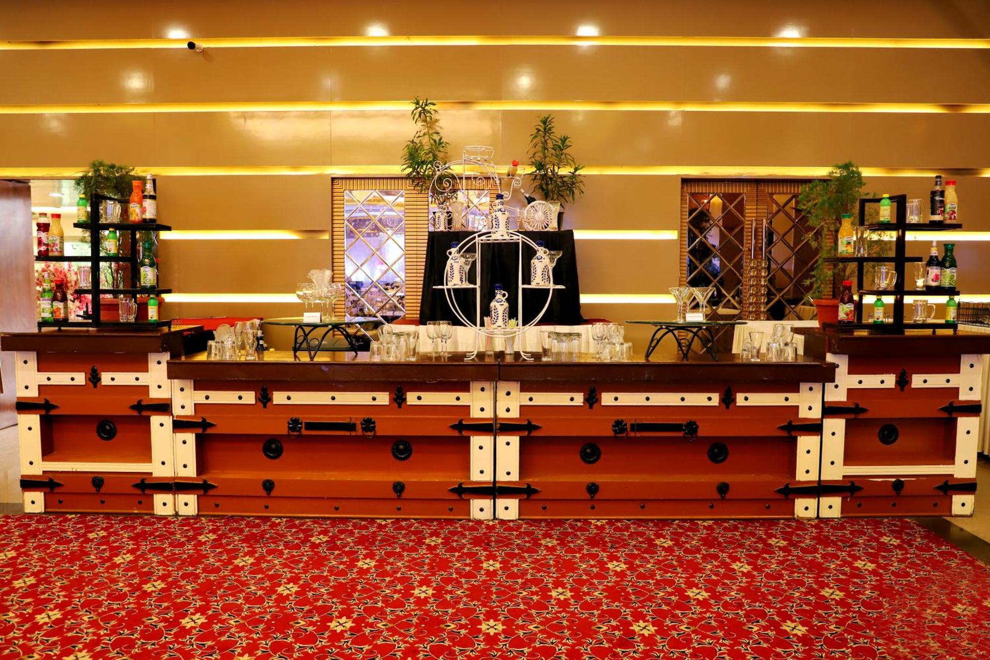 Jalsa Hotel & Banquets,インドール エクステリア 写真
