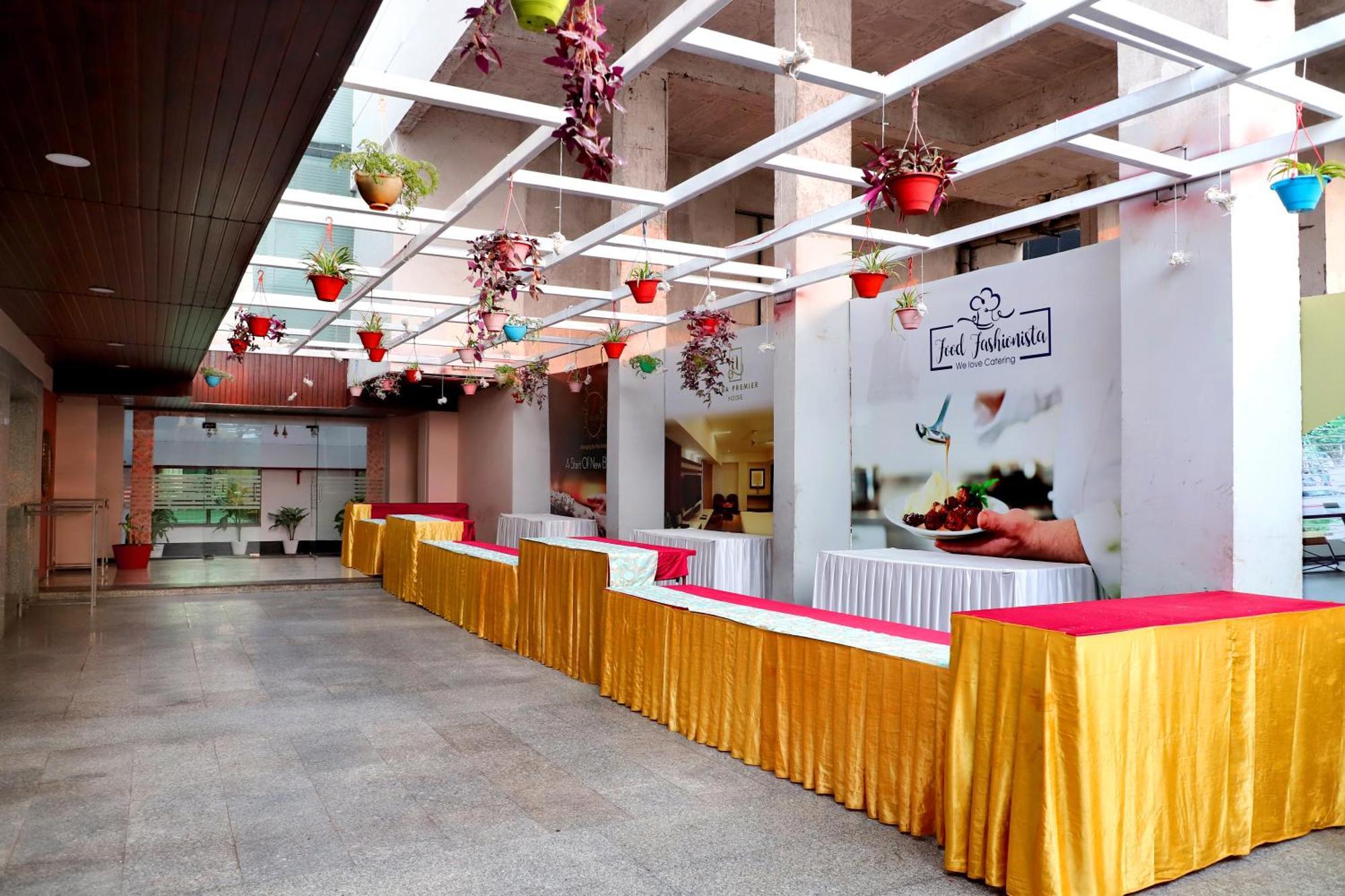 Jalsa Hotel & Banquets,インドール エクステリア 写真