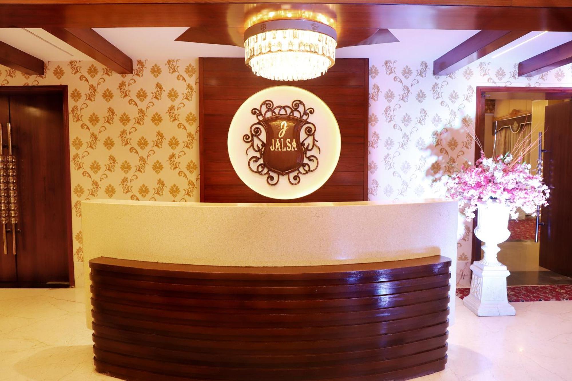 Jalsa Hotel & Banquets,インドール エクステリア 写真