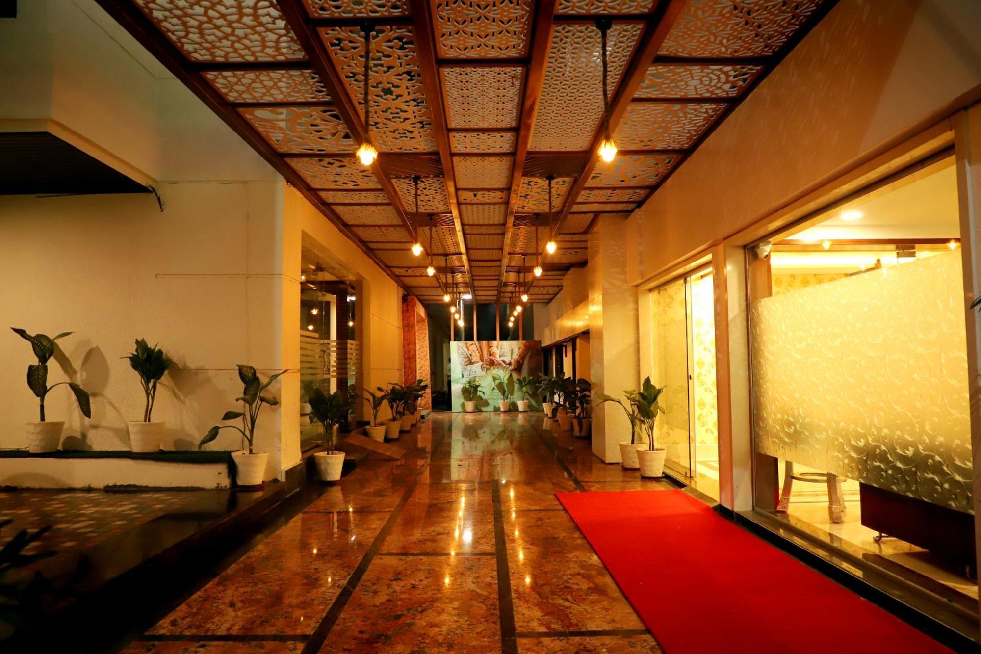 Jalsa Hotel & Banquets,インドール エクステリア 写真