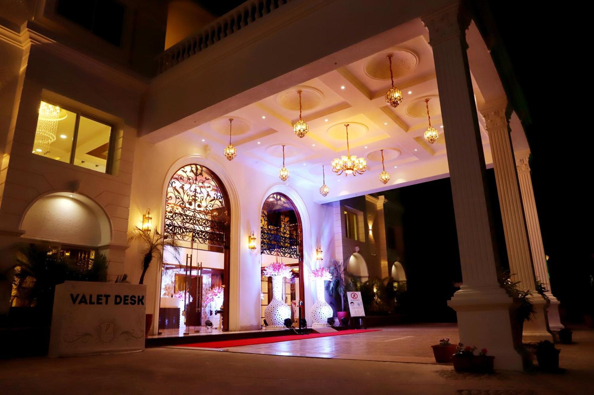 Jalsa Hotel & Banquets,インドール エクステリア 写真