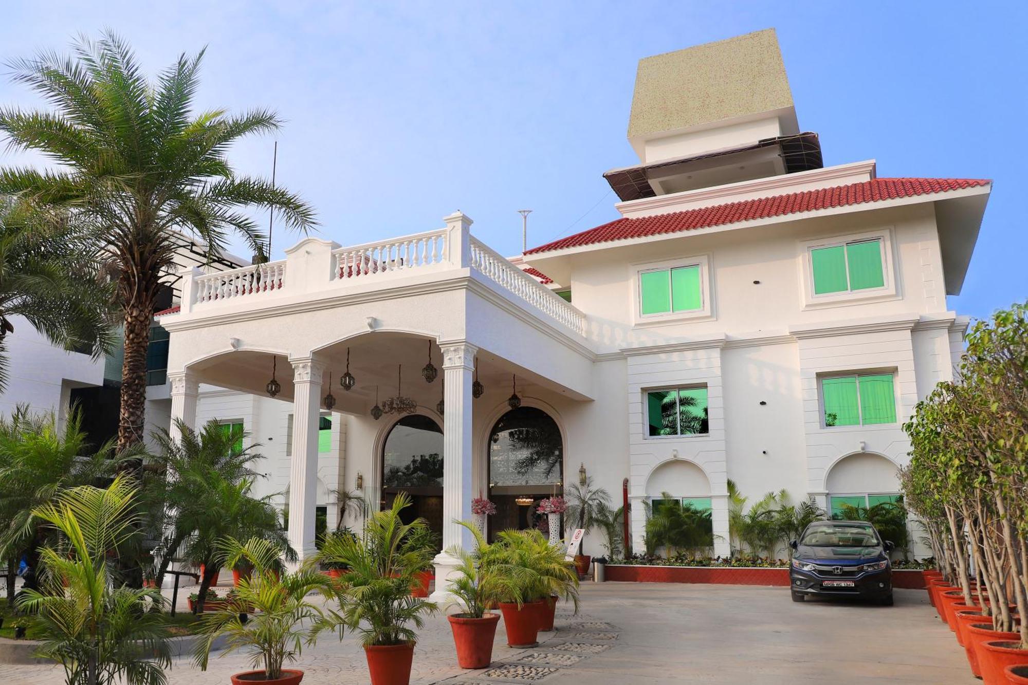 Jalsa Hotel & Banquets,インドール エクステリア 写真